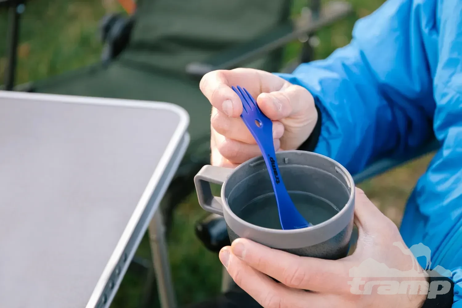 Походная посуда Ложка-вилка (ловилка) пластмассовая Tramp синяя