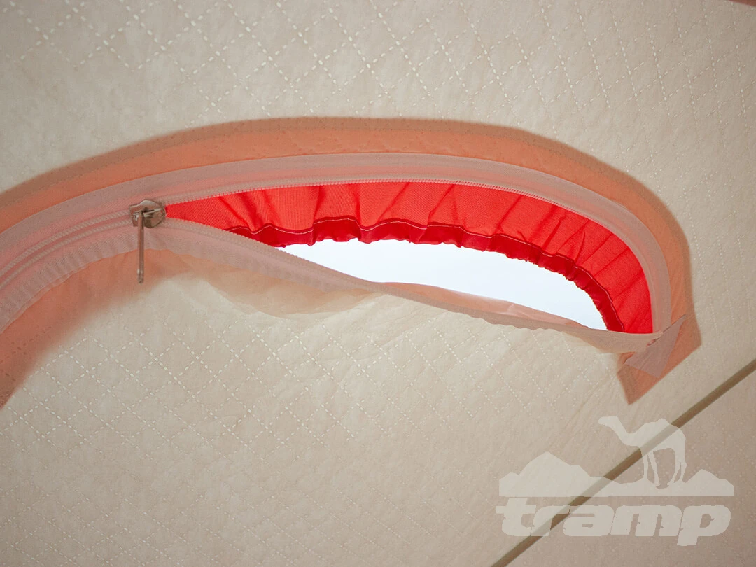 Палатки Зимняя палатка Медведь Куб 4 Люкс (2.3*2.3/2.0m) утеплённая (3-сл) + Пол (ткань Оксфорд 600D) + накидка