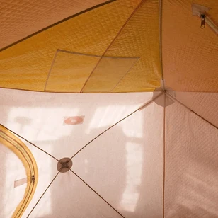 Зимняя палатка Медведь Куб 2 Люкс (1.8*1.8/1.8m) утеплённая (3-сл) + Пол (ткань Оксфорд 300D) + накидка