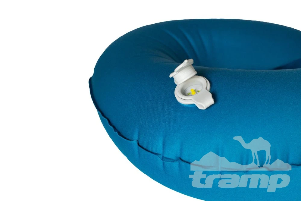 Коврики туристические Подушка надувная под шею Tramp 47*36*14 см TRA-159